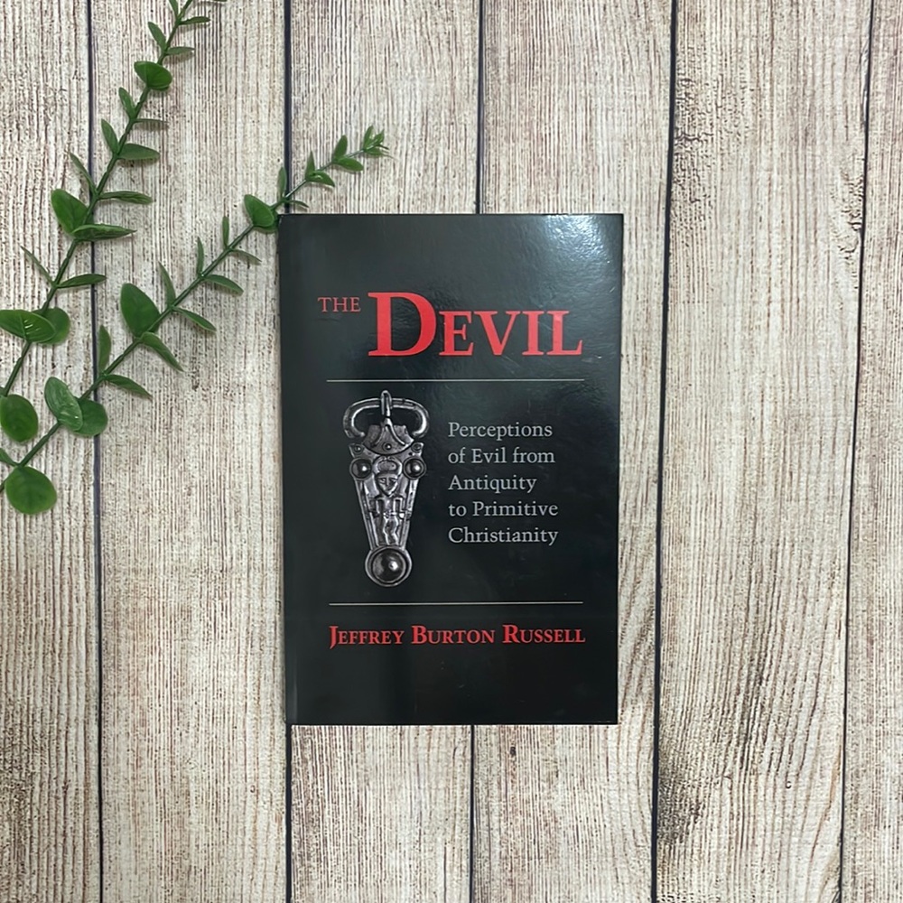 🌸 Clearance! 🌸 The Devil Book By Jeffrey Burton Russell Like New